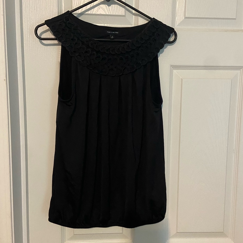 The Limited Black Polyester Neckline Sleeveless Tank Blouse Top SZ M Shirt GUC